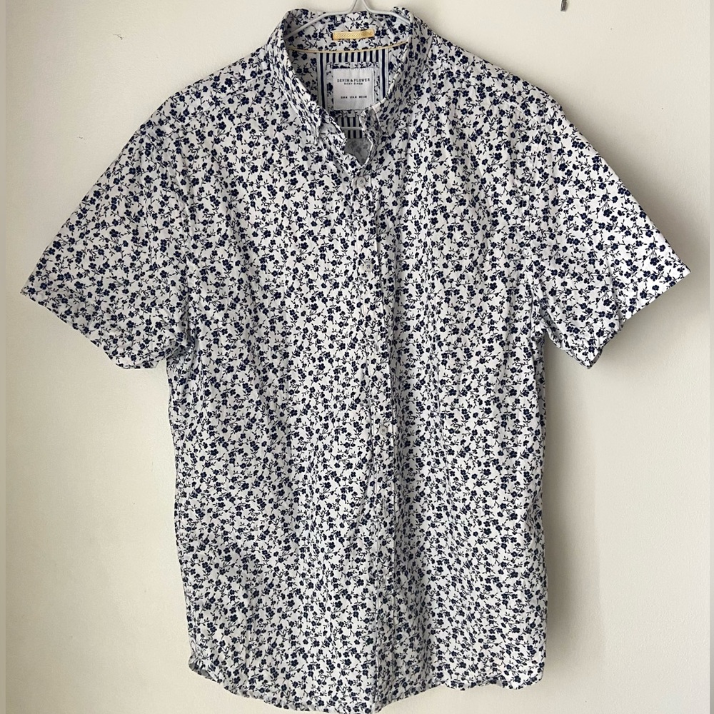 Denim & Flower Men’s Short Sleeve Button Down Size M